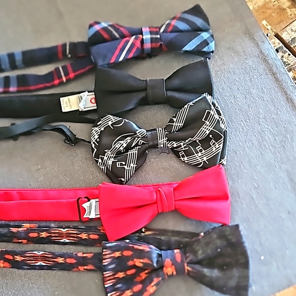 Lot of 5 bow ties black, red, 0laid, music notes boys men's EUC - Picture 1 of 7
